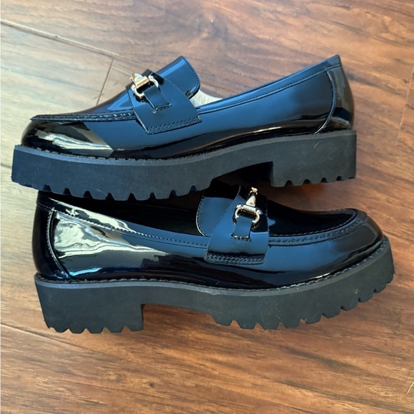 Princess Polly Black Patent Leather Loafers with Gold Accent-Size 7 like new! - Picture 5 of 16
